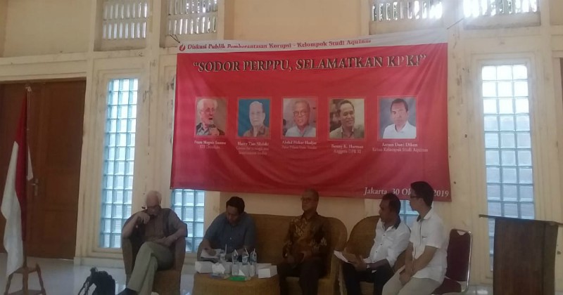  Kelompok Studi Aquinas melaksanakan diskusi dengan tema` Sodor Perppu, Selamatkan KPK`, sebelum meluncurkan draf Perppu pengganti UU KPK.(Foto:IST)