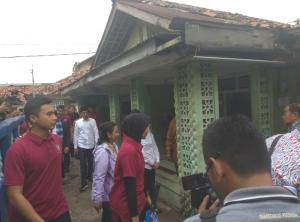 Ke Bekasi, Jokowi Tinjau Langsung Program Pemasangan Listrik Untuk Warga Miskin