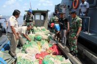 Lanal Dumai Tangkap Kapal Muatan Bawang Merah Illegal Asal Malaysia di Perairan Bengkalis