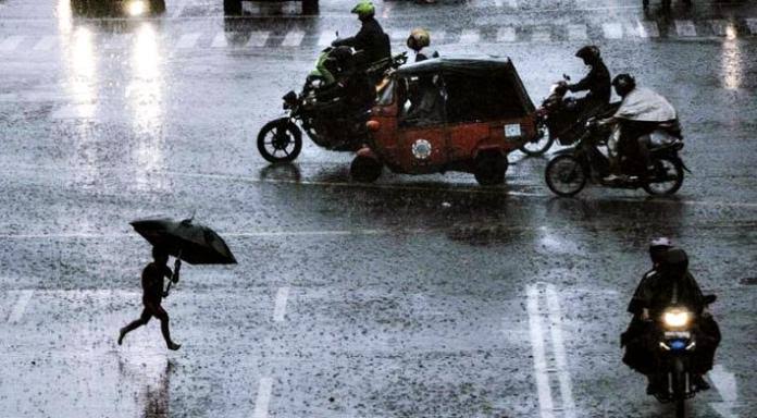 BMKG : Hujan Petir akan Guyur DKI Jakarta Malam hari