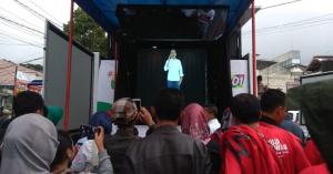 Hologram Jokowi Disambut Gembira Warga Pajampangan Sukabumi