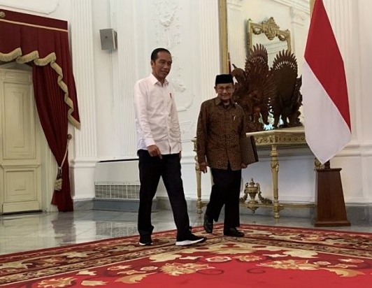 Bertemu Jokowi, BJ Habibie Berikan Ucapan Selamat