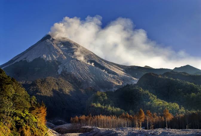 Gunung Merapi Meletus, Warga Diimbau Waspada Bahaya Lahar