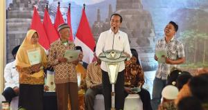 Presiden Jokowi Serahkan 5.000 Sertifikat Hak Atas Tanah bagi Warga Magelang