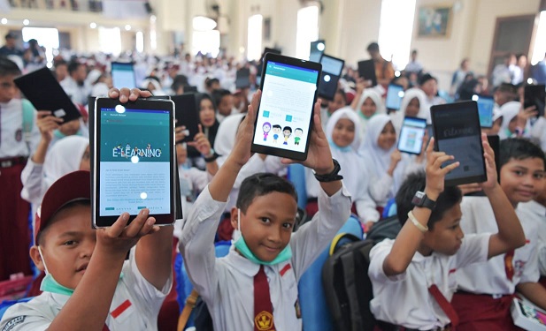 Digitalisasi Sekolah Mudahkan Siswa di 3T Akses Sumber Belajar