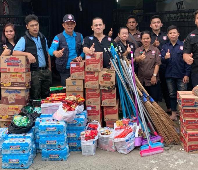 BNN Bersama Penggiat Anti Narkoba Beri Bantuan Korban Banjir di Jakarta dan Bekasi