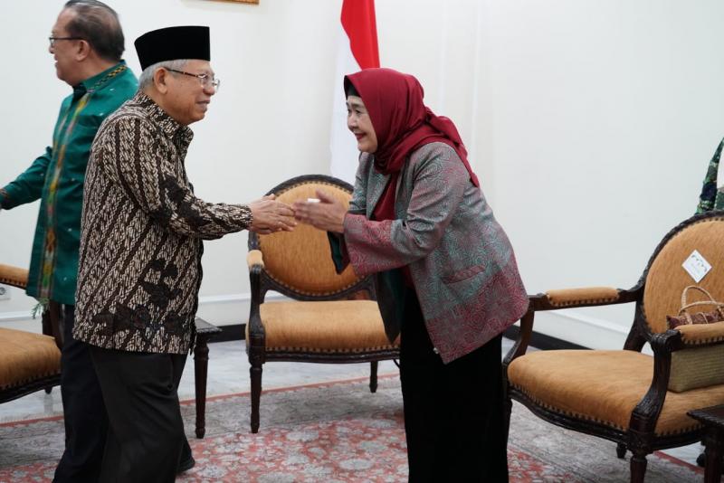 Wapres RI Bertemu Wakil Ketua Indonesia Halal Lifestyle Center 
