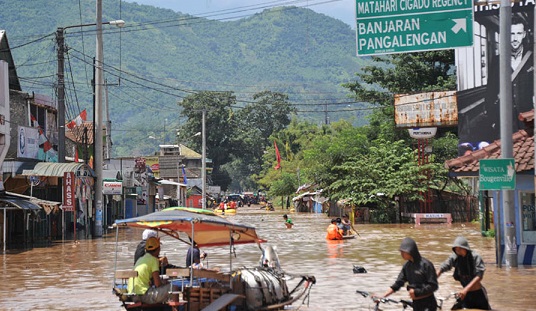 Banjir Belum Surut, 2 Ribu Jiwa di Kabupaten Bandung Mengungsi