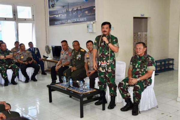 Panglima TNI :  Evakuasi Korban Heli Mi-17 Butuh Profesional dan Skill