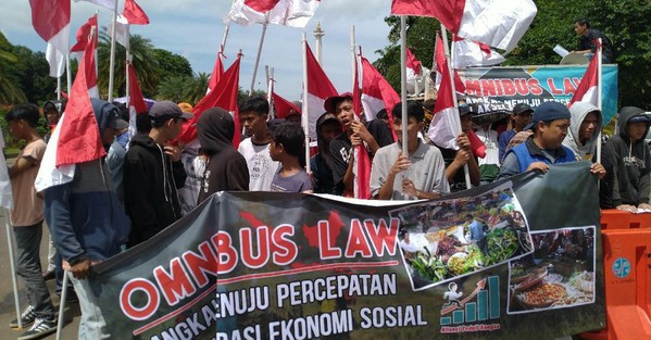 Mobilisasi Massa dalam Polemik Omnibus law