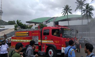 Asap Tebal Kepung Gedung Nusantara III, Pemadam Kebakaran Sudah Dikerahkan