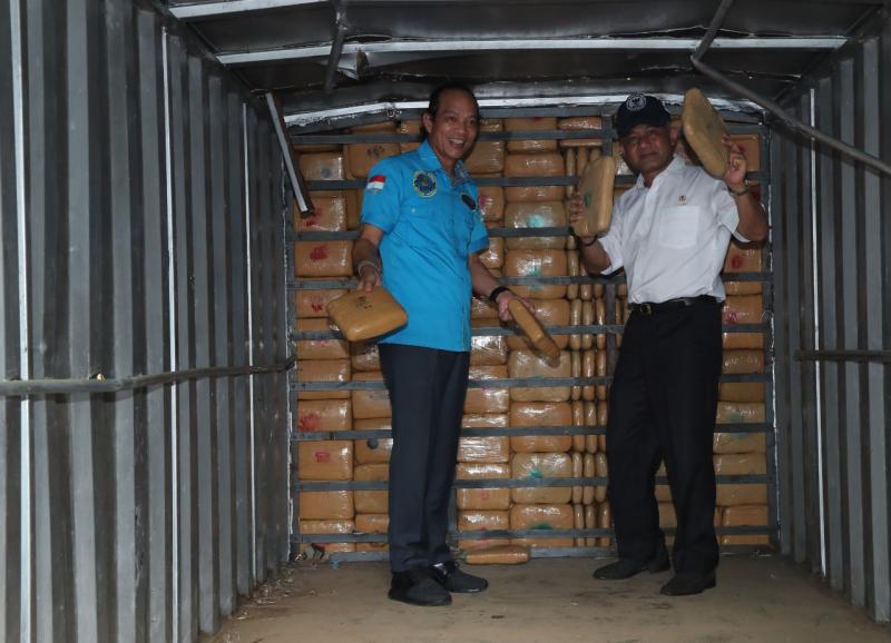 BNN RI Ungkap dan Sita Ratusan Kilogram Ganja Dalam Truk Box di Wilayah Lampung