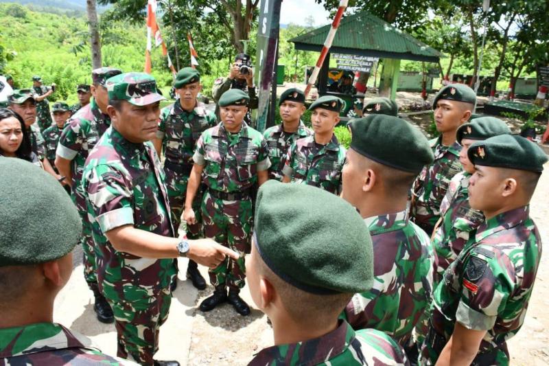 Kasum TNI Tinjau Pos Pengamanan Perbatasan RI-Timor Leste