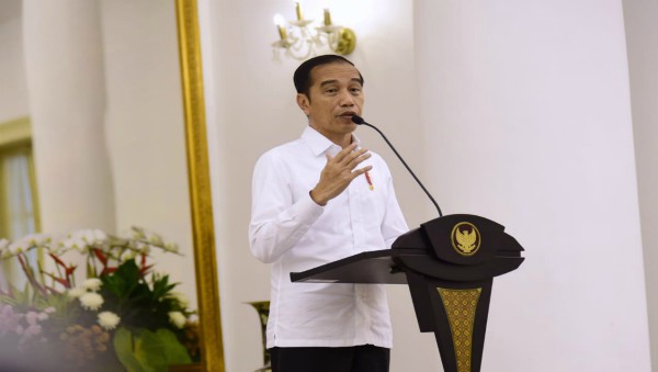 Jokowi Minta Sri Mulyani Beri Insentif Tenaga Kesehatan Selama Wabah Covid-19