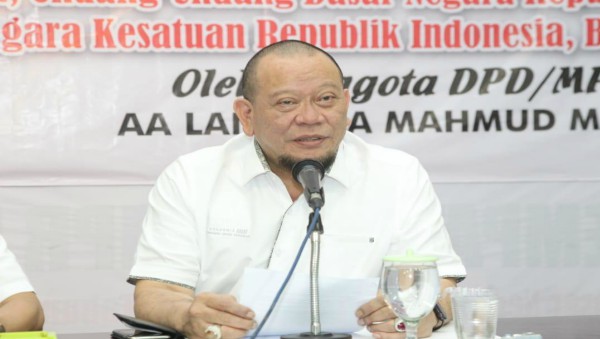 Hadapi Covid-19, Ketua DPD Minta OJK Buka Hotline Pengaduan