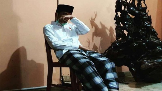 Kita Kuat Karena Ada Ibu Yang Kuat: Pak Jokowi, Ibu Sujiatmi Dan Ibu Kita