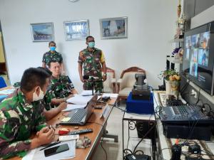 Prajurit Komlek Kolinlamil Latihan Peperangan Elektronika