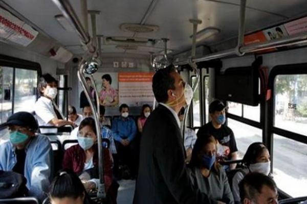 Pemprov DKI Wajibkan Pengguna Transportasi Umum Memakai Masker