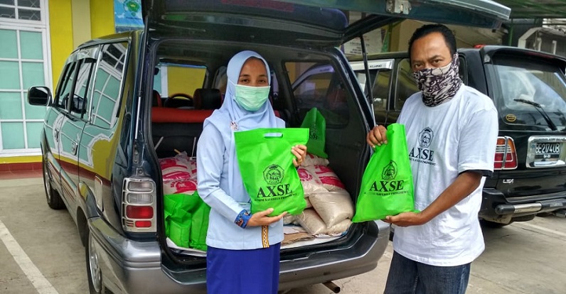 AXSE Salurkan 200 Paket Bantuan Bagi Warga Terdampak Covid-19