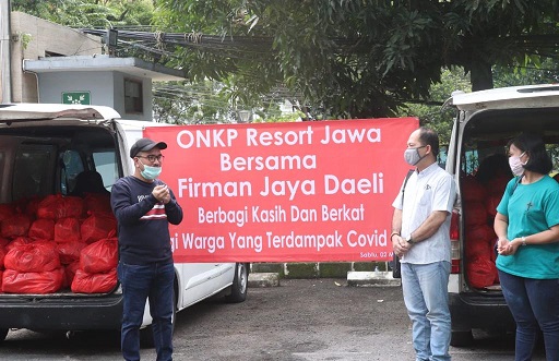Inilah Pelayanan yang Sesungguhnya, ONKP Resort Jawa dan Firman Jaya Daeli Bagi Sembako untuk Warga Terdampak Covid-19