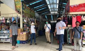 Relawan Gugus Tugas dan OKP Sosialisasi Pandemi COVID-19 di Lima Pasar DKI Jakarta