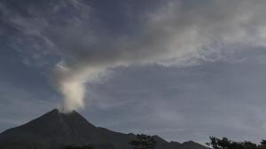 Gunung Merapi Kembali Meletus, Masyarakat Diminta Tidak Panik