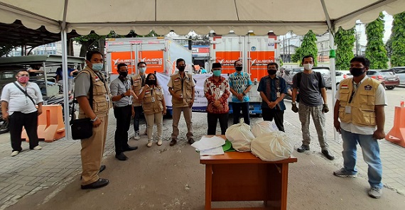 Relawan Pendukung Gugus Tugas dan GP Ansor Bagikan Sembako untuk Wilayah Jabodetabek