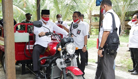 Kunjungi Mantan Napiter, Kepala BNPT Beri Bantuan Motor Operasional