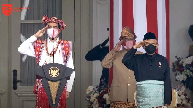 Bikin Bangga! Jokowi dan Pakaian Adat NTT di Upacara HUT RI ke-75