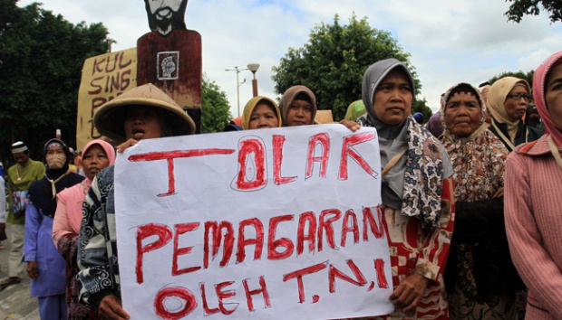 Tuding Lahan Dicaplok Sepihak oleh TNI, Warga Urut Sewu Minta Bantuan Jokowi