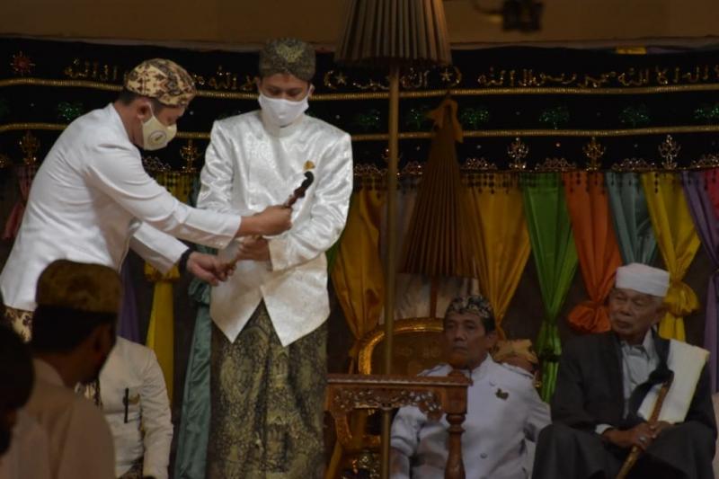 Aksi Penolakan Warnai Penobatan Sultan Sepuh XV Keraton Kasepuhan