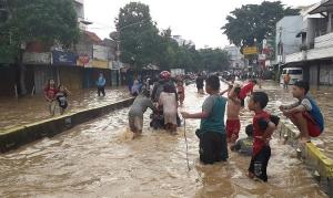 Banjir DKI Jakarta Surut, 30 KK Masih Mengungsi