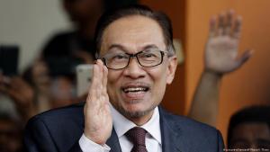 Politik Malaysia, Anwar Ibrahim Klaim Pemerintahan PM Muhyiddin `Telah Jatuh`