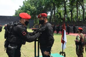 Danjen Kopassus Brigjen TNI Mohamad Hasan Terima Brevet Anti Teror