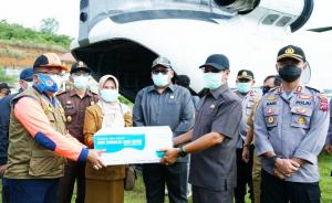 Bantuan APD untuk Tanah datar Dibawa dengan Helikopter