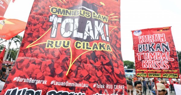 Presiden PKS Desak Jokowi Cabut UU Ciptaker dan Terbitkan Perppu