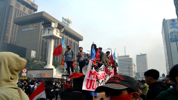 UU Omnibus Law Cipta Kerja Akan Diserahkan ke Presiden Jokowi