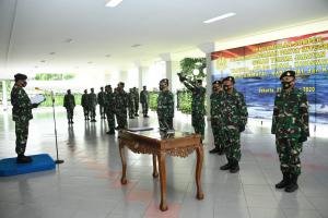 Kasal Pimpin Serah Terima Enam Jabatan Strategis TNI AL