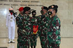 Panglima TNI Pimpin Sertijab Danjen Akademi TNI dan Penyerahan Jabatan Irjen TNI