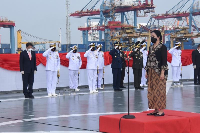 Tabur Bunga Peringati Hari Pahlawan di KRI Semarang-594