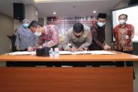 Penandatanganan MOU Pengawasan Kampanye Pemilihan Kepala Daerah Tahun 2020 Provinsi Kepri
