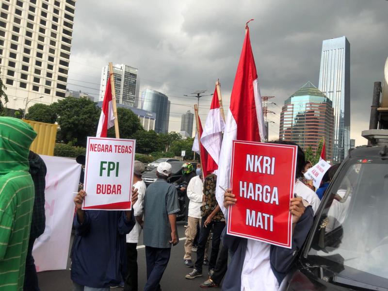 Dinilai Ancam Keutuhan Bangsa, Ratusan Massa Dukung Seruan Pangdam Jaya Bubarkan FPI
