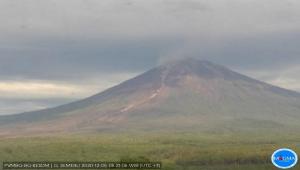 BPBD Lumajang: Gunung Semeru Masih Keluarkan Awan Panas dengan Jarak 1.500 M