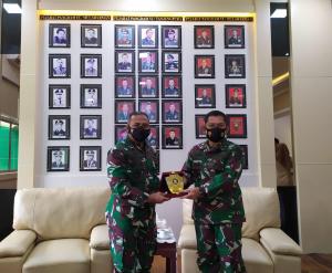 Komandan Guspurla Koarmada II courtesy call kepada Pangdam Mulawarman dan Kapolda Kalimantan Timur