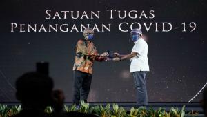 Satgas Penanganan Covid-19 Terima Penghargaan Hassan Wirajuda Perlindungan Award 2020