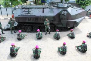 Prajurit Yonif 6 Marinir Laksanakan Latihan Naik Turun Ranpur