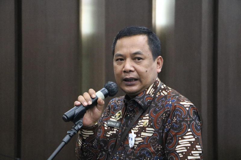 Mengenal Bernad Sutrisno, Sosok Low Profile yang Dilantik Jokowi Jadi Sekjen KPU RI Baru