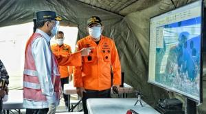 Gunakan Kapal KRI John Lie, Menhub Tinjau Lokasi Penemuan Serpihan Pesawat Sriwijaya Air SJ 182