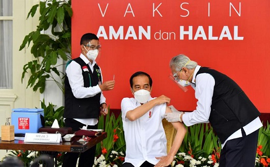 Jokowi Tegaskan Vaksinasi Covid-19 Tetap Berjalan Saat Ramadhan