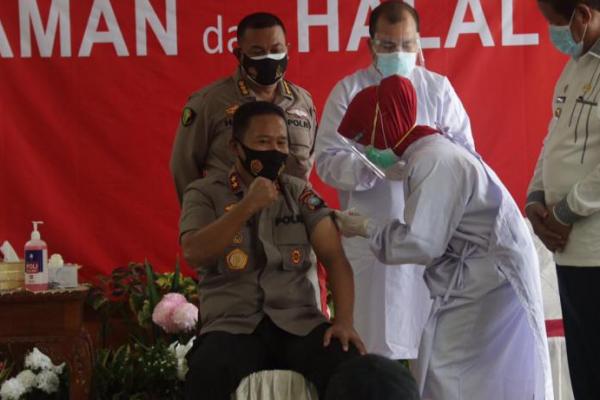 Kapolda Kepri Ikuti Pencanangan Vaksinasi Covid 19 di Provinsi Kepulauan Riau